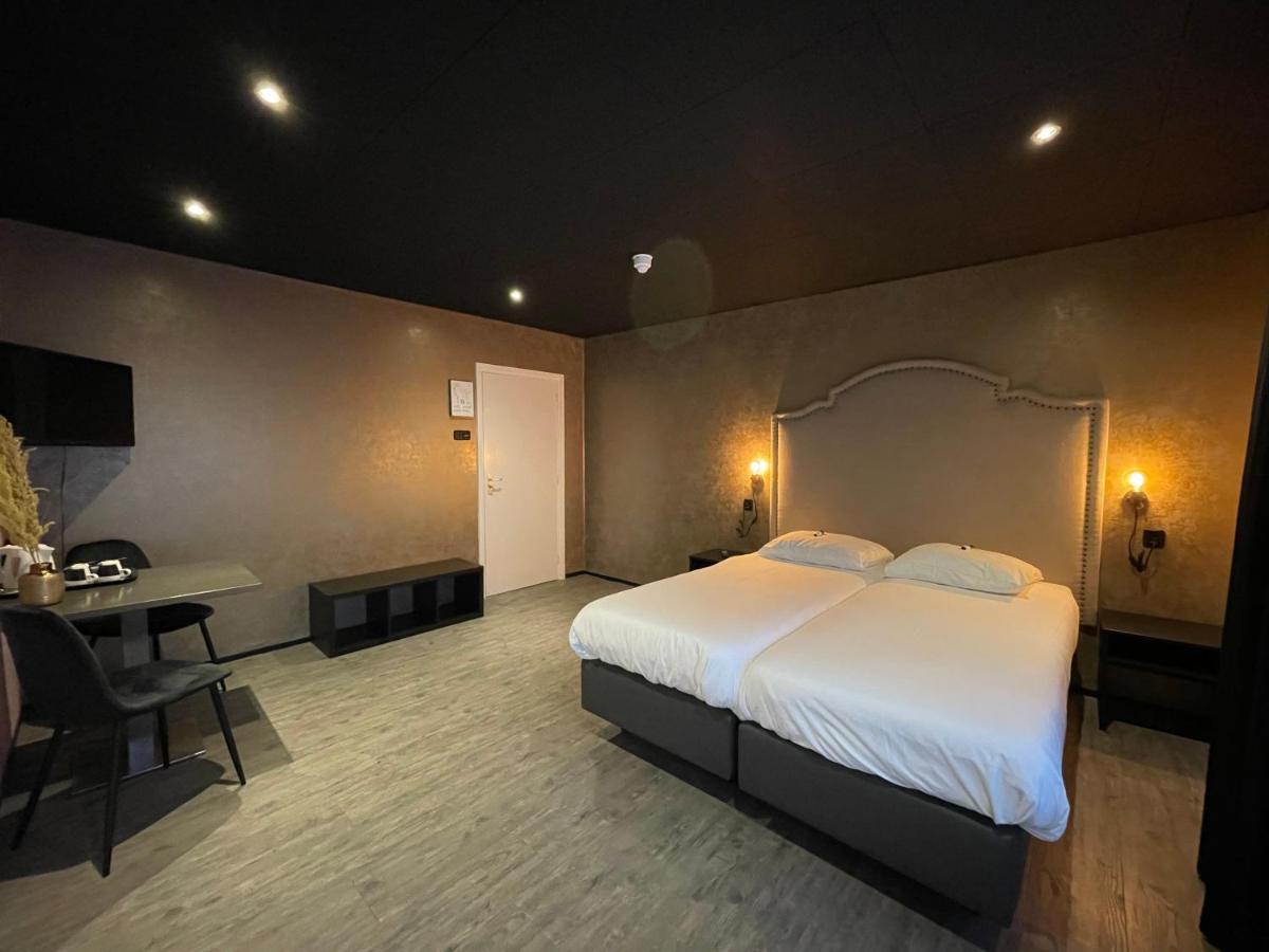 Hotel Restaurant Anno Nu オーストカペッレ エクステリア 写真